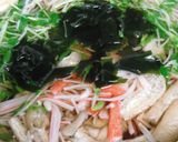 秋風味♪豆苗とカニカマのあざやかすまし汁作り方6写真