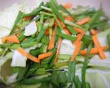 野菜たっぷり蒸し餃子鍋作り方1写真