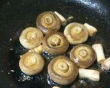 鶏皮とマッシュルームのレモンいため作り方2写真