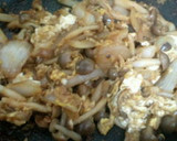 すき焼きのタレで簡単！しめじと卵の炒め物作り方4写真