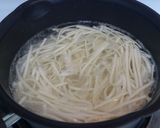 五香粉のスープが最高！うちの豚ニラうどん作り方2写真