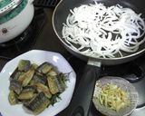 トマトの酸味まろやか☆さんまのパスタ♪作り方6写真