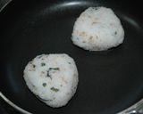 焼肉のタレで焼きおにぎり✿作り方2写真