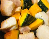 鶏肉とカボチャのあまから炒め煮作り方1写真