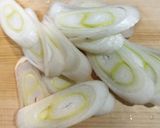 たっぷりパクチーと豚肉のエスニック炒め作り方1写真