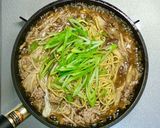 豚ひき肉とキノコの煮込み麺作り方7写真