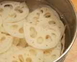 レンコンの豚バラ粗挽きコショウ炒め作り方1写真