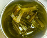 生めかぶの茎で おつまみ茎ワカメ。作り方1写真