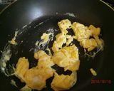 キムチ味の卵入り焼きそば☆作り方1写真