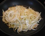 豚ジャガ玉葱で粒マスタード炒め作り方3写真