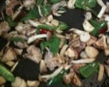 秋の味覚キノコと鶏のバジルソースパスタ作り方2写真
