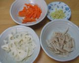 鶏そぼろと根菜たっぷりの混ぜご飯作り方1写真
