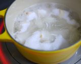 豆苗入り・舞茸と里芋の味噌ミルクスープ作り方1写真