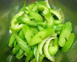 【農家のレシピ】セロリと牛肉の炒め煮作り方1写真