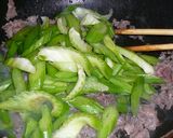 【農家のレシピ】セロリと牛肉の炒め煮作り方2写真