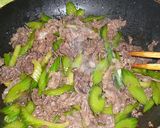 【農家のレシピ】セロリと牛肉の炒め煮作り方3写真