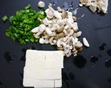 簡単！ニラ豆腐のぽかぽか味噌汁作り方1写真