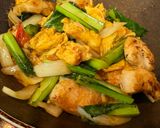【簡単夕食】柔らか鶏胸肉と小松菜と卵の炒め物作り方6写真