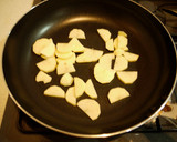 じゃがいもときゅうりの炒め物作り方1写真