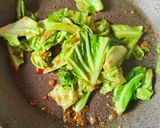 鶏胸肉とキャベツのピリ辛味噌丼作り方2写真