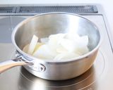 洋風煮物【大根とベーコンのコンソメ煮】作り方3写真