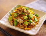 レンジで★オクラとにんじんと豚こま肉の塩昆布和え作り方8写真