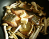 秋香る 鮭としめじのバターしょうゆ作り方4写真