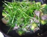 豆苗とアボカドのペペロンチーノ作り方3写真