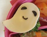 ハロウィン　スライスチーズでおばけ作り方1写真