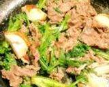 すき焼きの材料で牛肉のにんにく醤油炒め作り方3写真