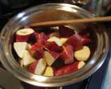 さつま芋と鶏団子の煮物作り方2写真