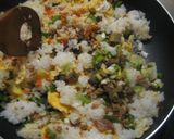 カレールウを使って…♪カレーチャーハン作り方7写真