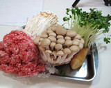 簡単　きのこそぼろ丼作り方1写真