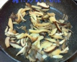 簡単！秋鮭とキノコの炊き込みご飯作り方4写真
