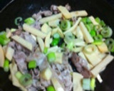 美味しい‼簡単‼豚と筍の味噌炒め。作り方1写真