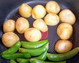 簡単スナップエンドウ新じゃがベーコン炒め作り方4写真