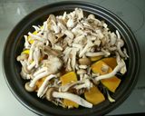 タジン鍋でモヤシたっぷり肉鍋作り方3写真