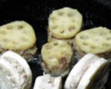 居酒屋メニュー★れんこんのはさみ揚げ★作り方4写真