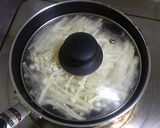 お手軽♪ニラとエノキの蒸し炒め作り方3写真
