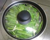 お手軽♪ニラとエノキの蒸し炒め作り方6写真