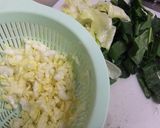 葉物野菜とクルミのサラダ作り方1写真