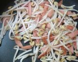 簡単！もやしと、お魚ハンバーグのオムレツ作り方1写真