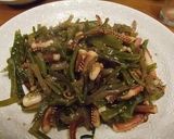 イカげそと茎わかめのにんにく炒め♪作り方7写真