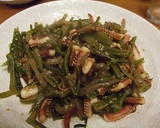 イカげそと茎わかめのにんにく炒め♪作り方7写真