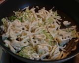 納豆と刻みうどんのごま油焼き作り方4写真