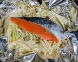 秋の味覚たっぷり！鮭のスタミナホイル焼き作り方3写真