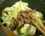 ＊牛肉とパインのチーズ炒め＊作り方1写真