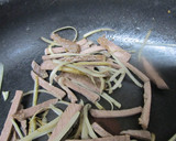簡単★牛とごぼうの炒め煮　牛バラ紅茶煮で作り方2写真