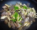 きのことこんにゃくの炒め物作り方5写真
