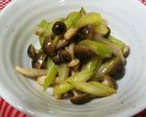 パスタソースで簡単♪セロリしめじ明太和え作り方4写真